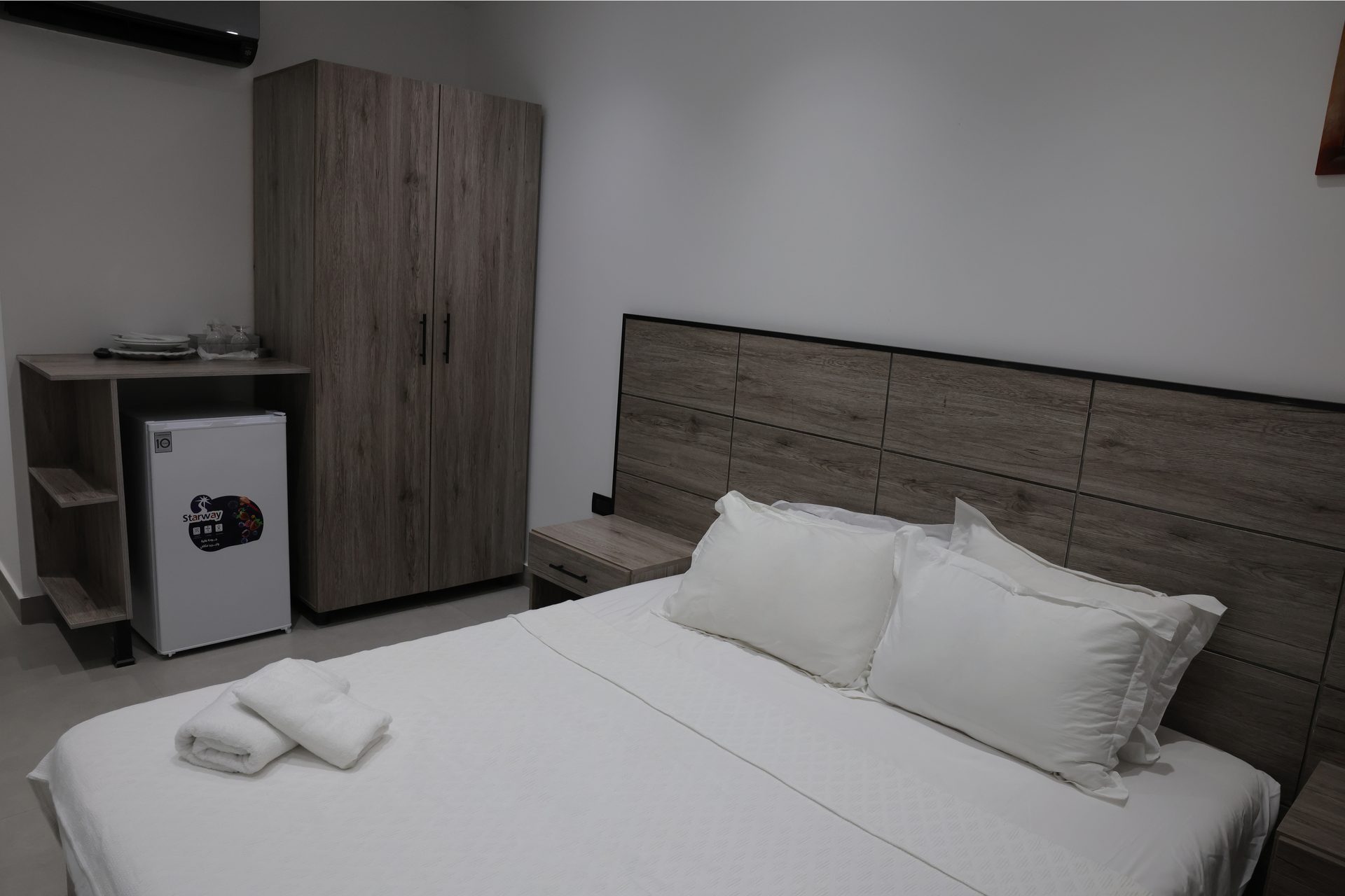 غرفة 402 — Sky room